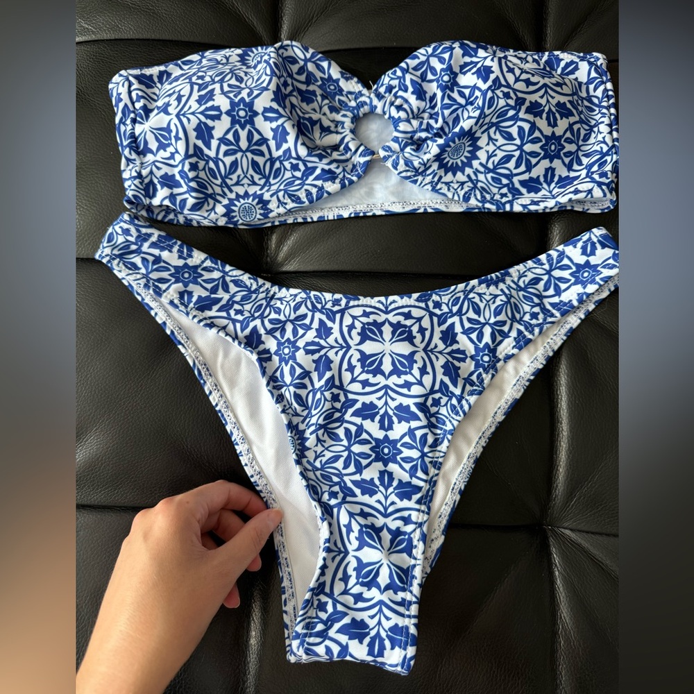 Stunning Blue & White Mediterranean-Style Bandeau Bikini